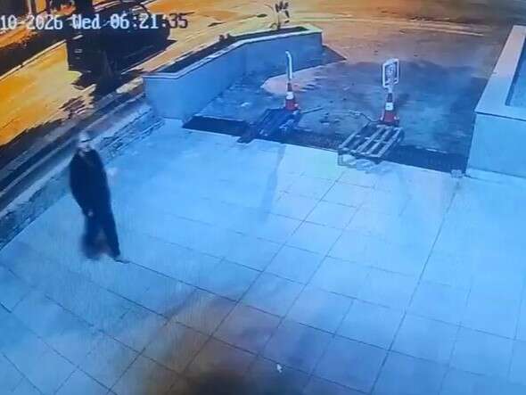 Esrarengiz kayıp! Otomobilini bırakıp ayakkabısız uzaklaştı, 4 gündür ortada yok 2